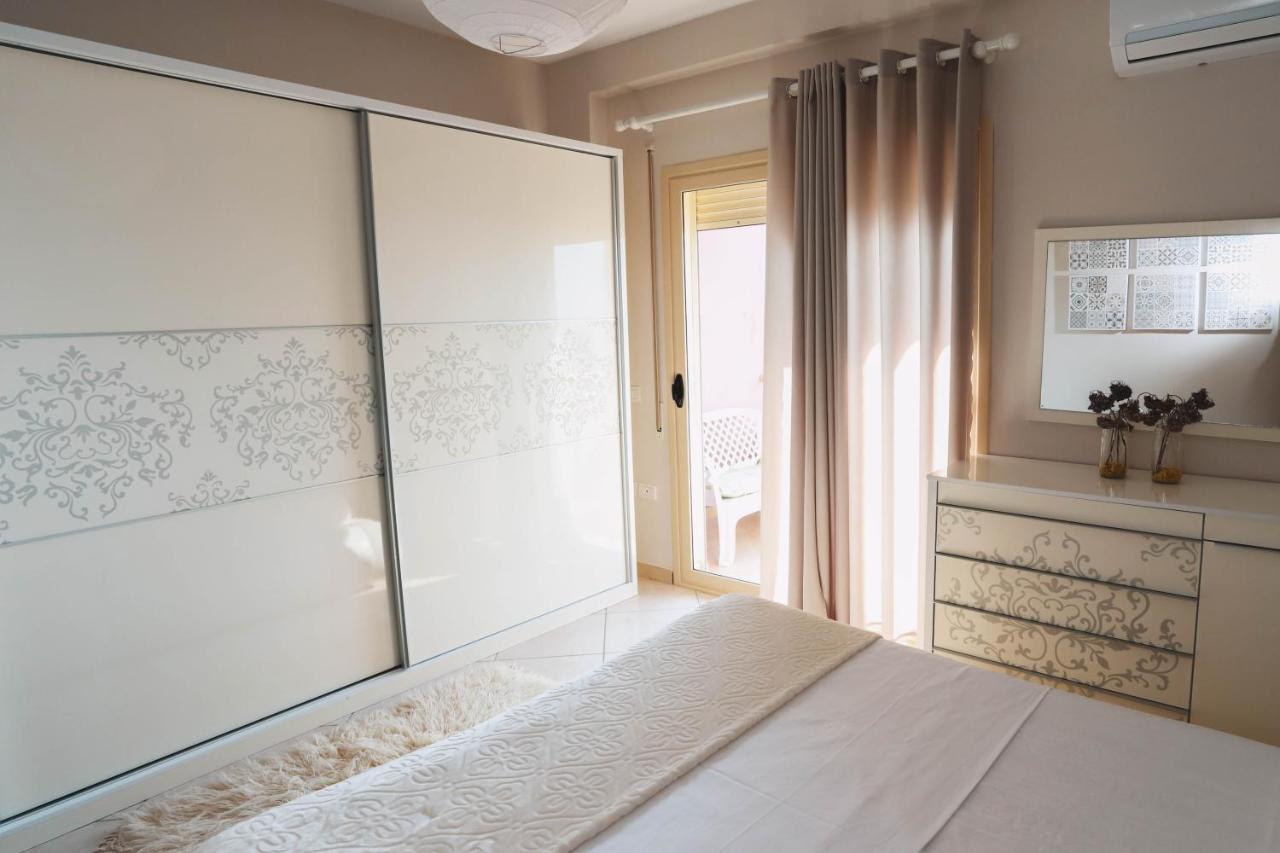 Large Apartment Near The Seaside Boulevard Lungomare Wlora Zewnętrze zdjęcie