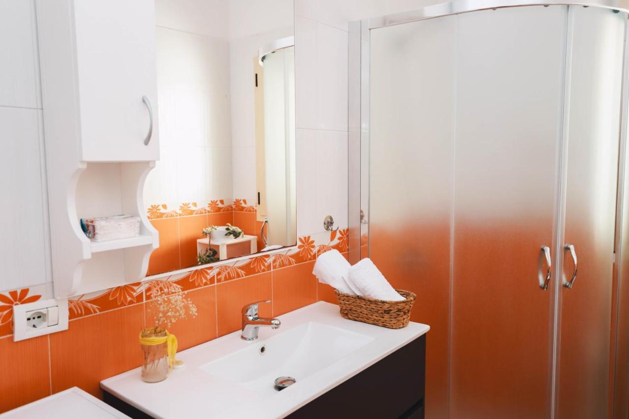 Large Apartment Near The Seaside Boulevard Lungomare Wlora Zewnętrze zdjęcie