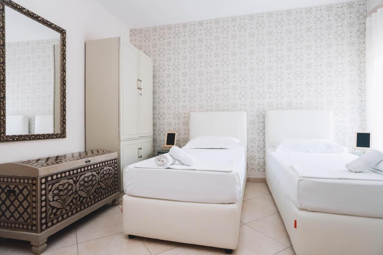 Large Apartment Near The Seaside Boulevard Lungomare Wlora Zewnętrze zdjęcie