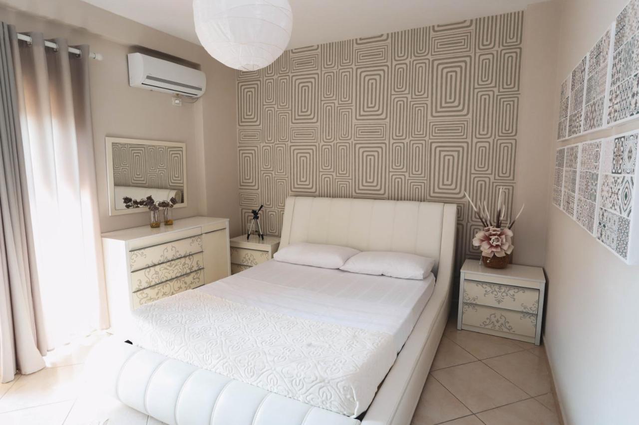 Large Apartment Near The Seaside Boulevard Lungomare Wlora Zewnętrze zdjęcie